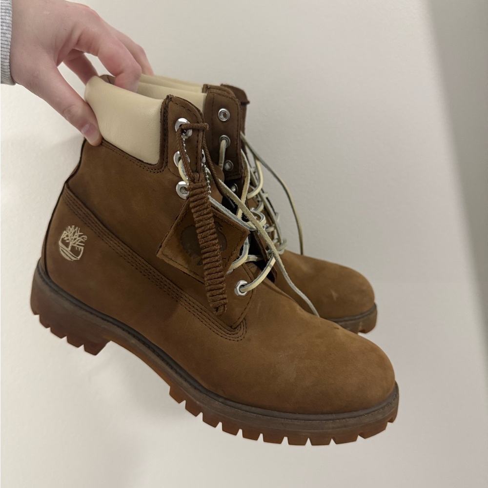 Timberland Tan Leather Boots with Cream Collar